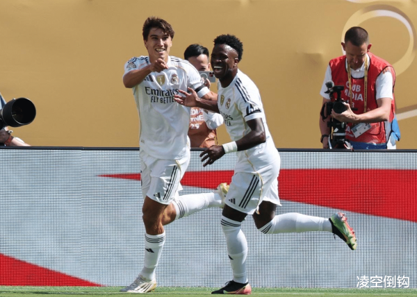 Real Madrid 3-2 Dortmund, xếp 