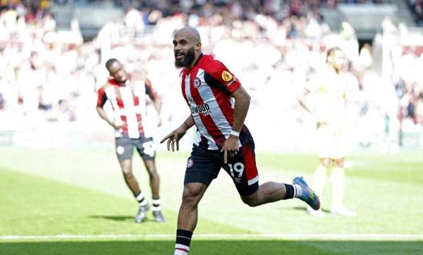 Manchester United thắng Paris 
