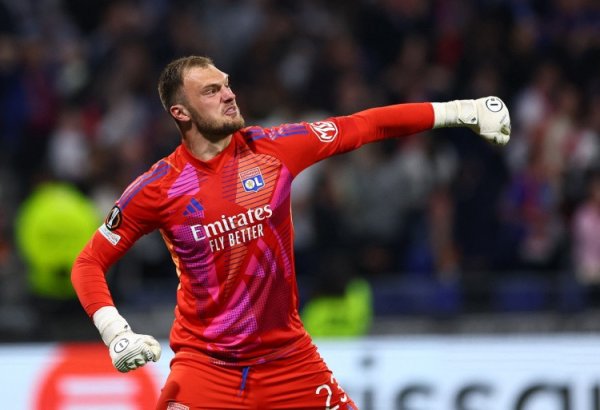 Phóng viên; Leeds United và Ly